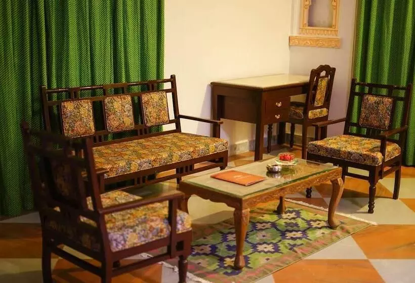 هتل Bonjour Paradise Resort