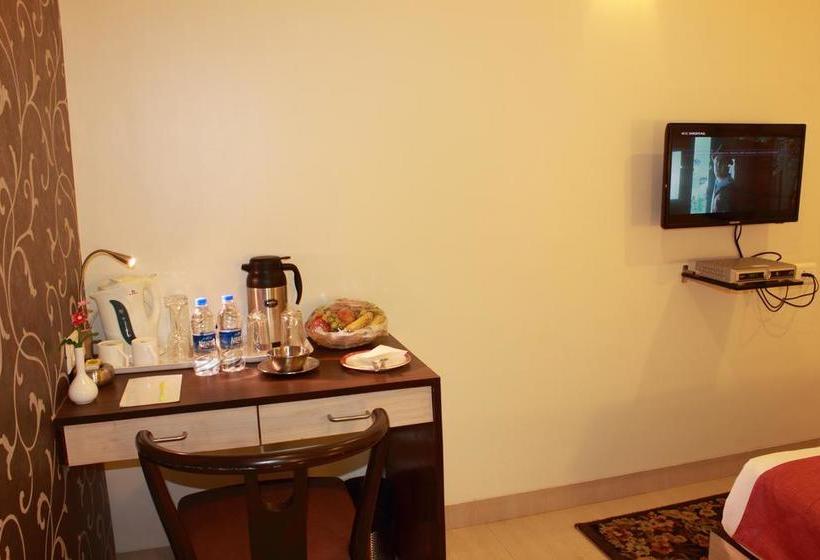 Jk Rooms 104 Hotel Madhav International