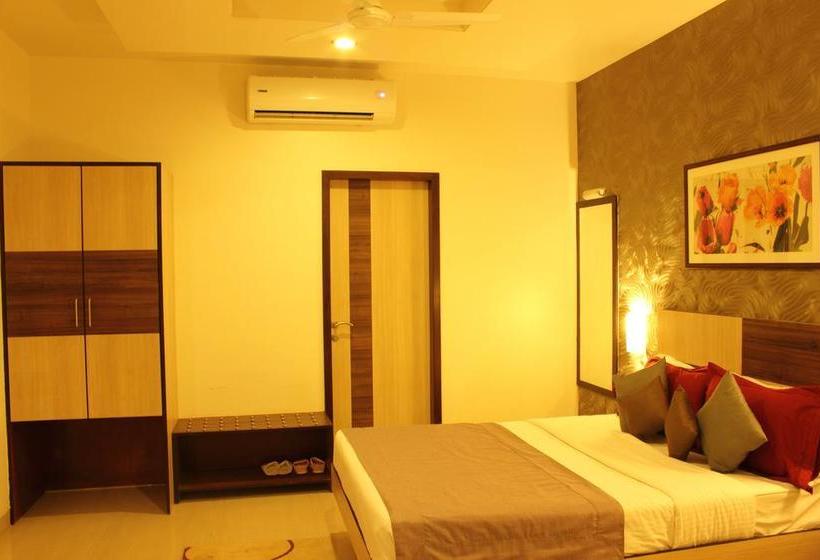 Jk Rooms 104 Hotel Madhav International