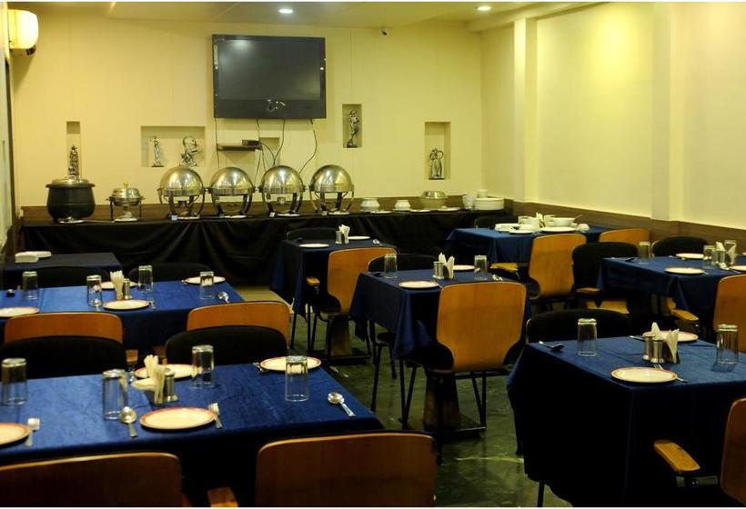 Jk Rooms 104 Hotel Madhav International