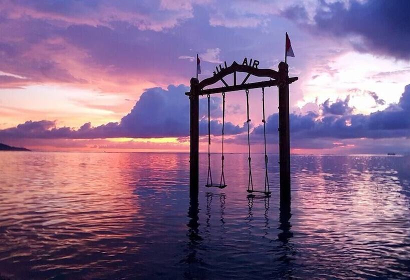 هتل Nanas Homestay Bungalow