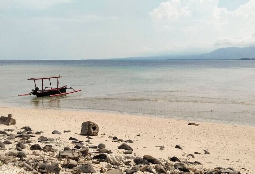 هتل Nanas Homestay Bungalow