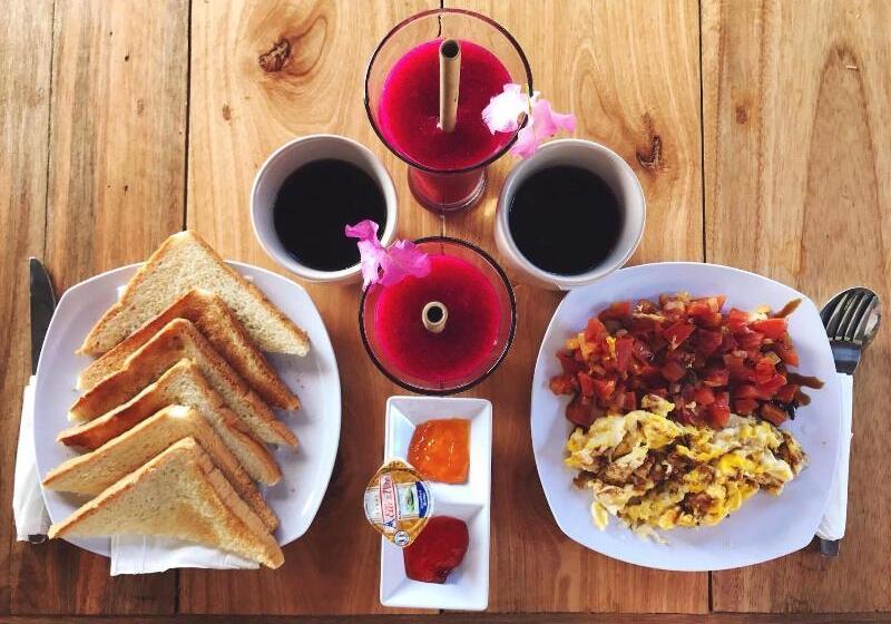 هتل Nanas Homestay Bungalow