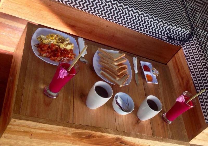 هتل Nanas Homestay Bungalow