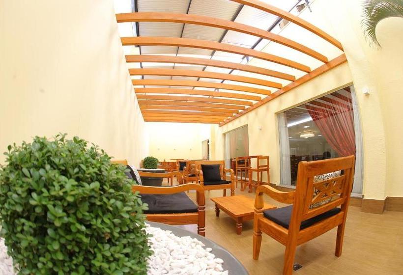 فندق Goldmen Business