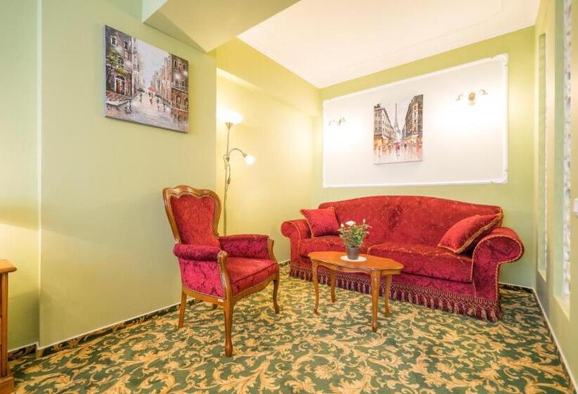 هتل Studio One Accommodation Suites