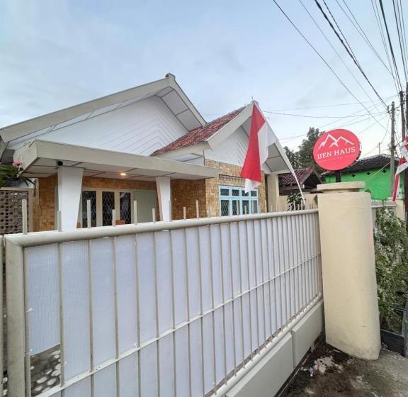 הוסטל Ijen Haus