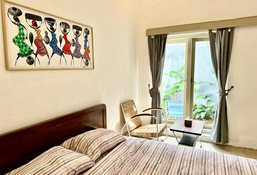 הוסטל Ijen Haus