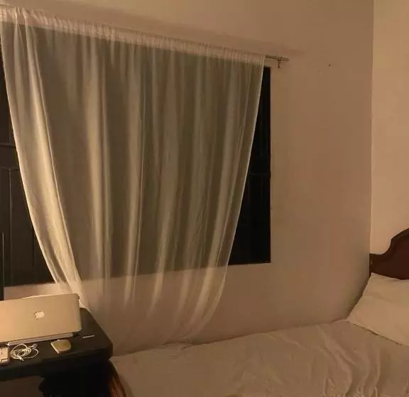 ユースホステル Cozy 2 Bedroom Family House Near Clark & Angeles City