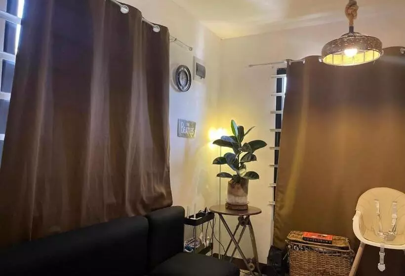 ユースホステル Cozy 2 Bedroom Family House Near Clark & Angeles City