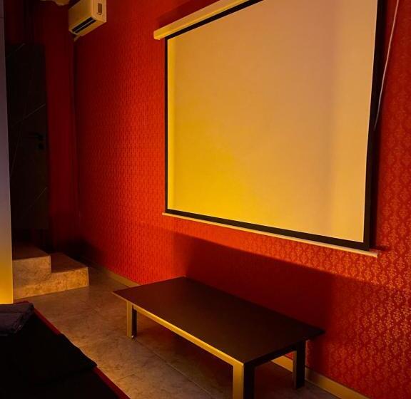 هتل Cinema Almaty