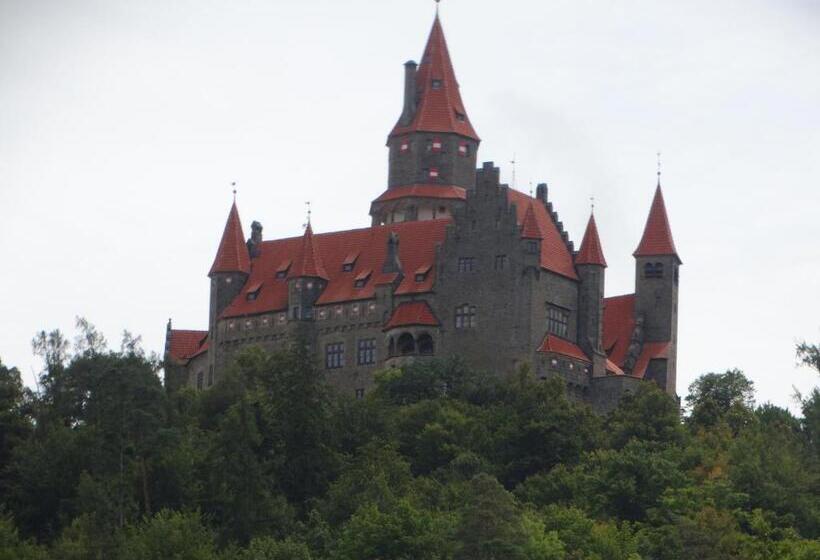 Szálloda Ubytování Na Tvrzi