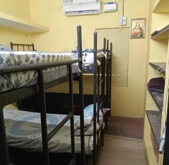 La Valentine Solo Hostel