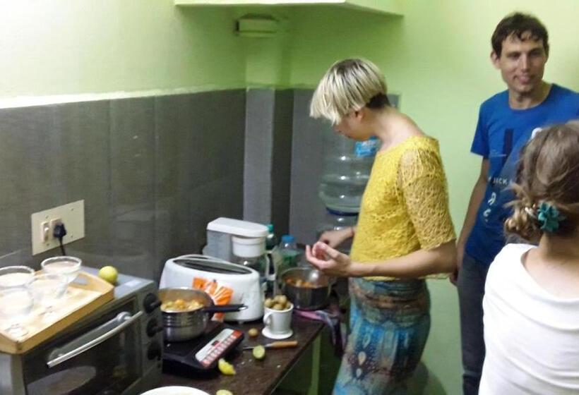 La Valentine Solo Hostel