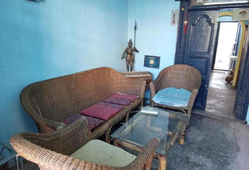 La Valentine Solo Hostel