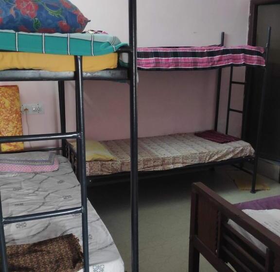 La Valentine Solo Hostel