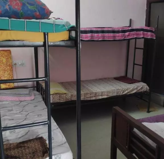 La Valentine Solo Hostel