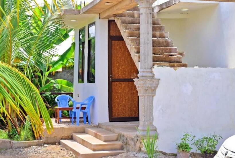 膳宿费 Baha Nest Lodge