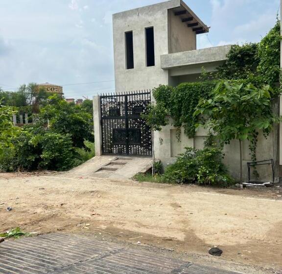 Pension (Hôtel basse catégorie) O Radha Vrinda