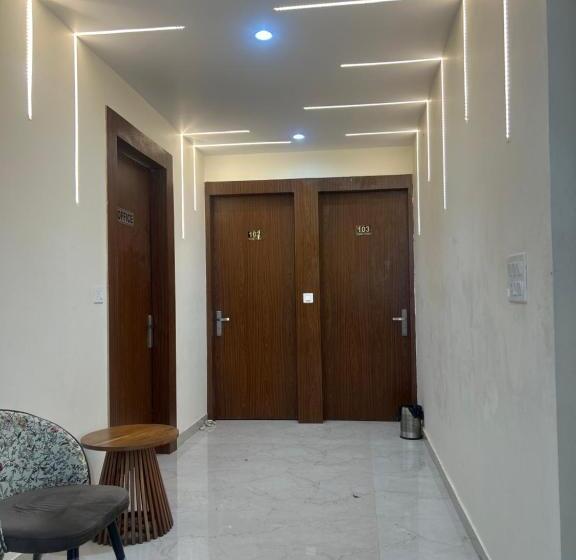 Pension (Hôtel basse catégorie) O Radha Vrinda