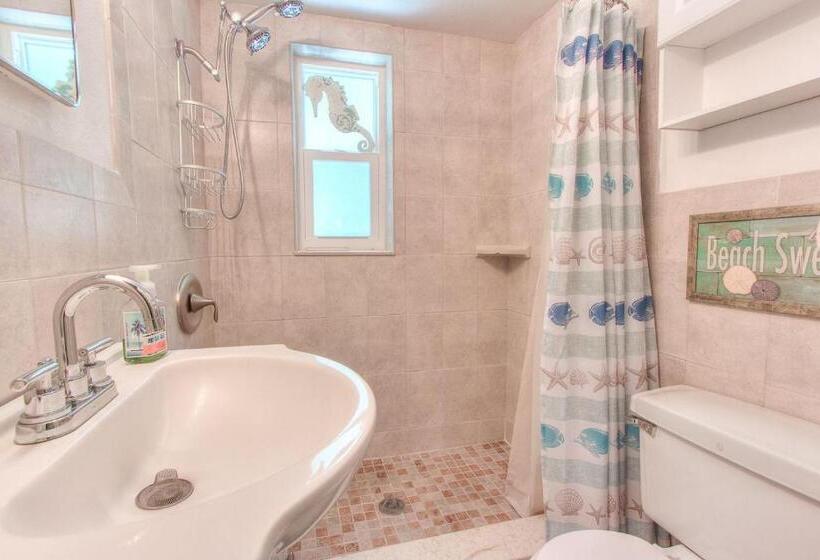 Tropic Terrace Suite #12   Beachfront Resort