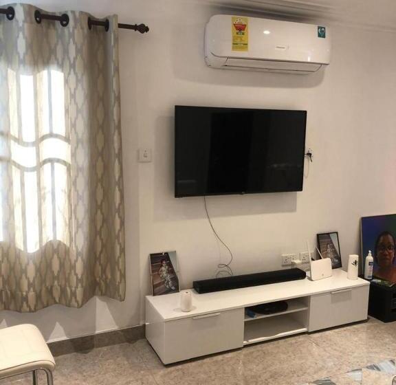 ベッドアンドブレックファースト Bnb 2 Bedrooms Apartment At Kwabenya, Accra, Balloon Gate