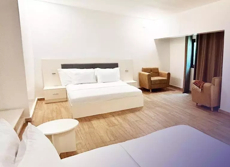 هتل Luna Hôtel & Restaurant