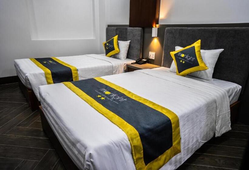 هتل Moonlight Boutique