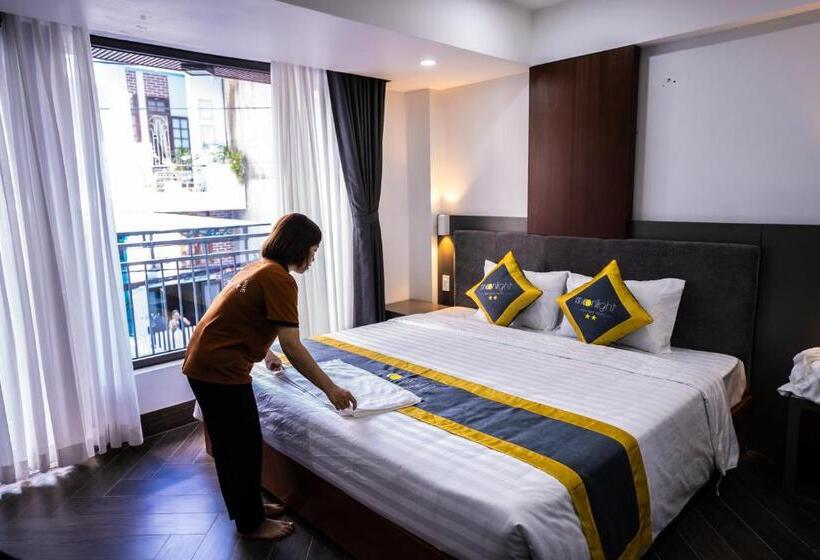 هتل Moonlight Boutique