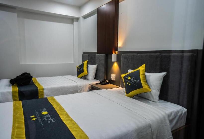 هتل Moonlight Boutique