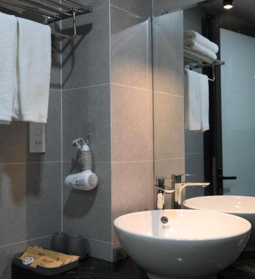 هتل Moonlight Boutique