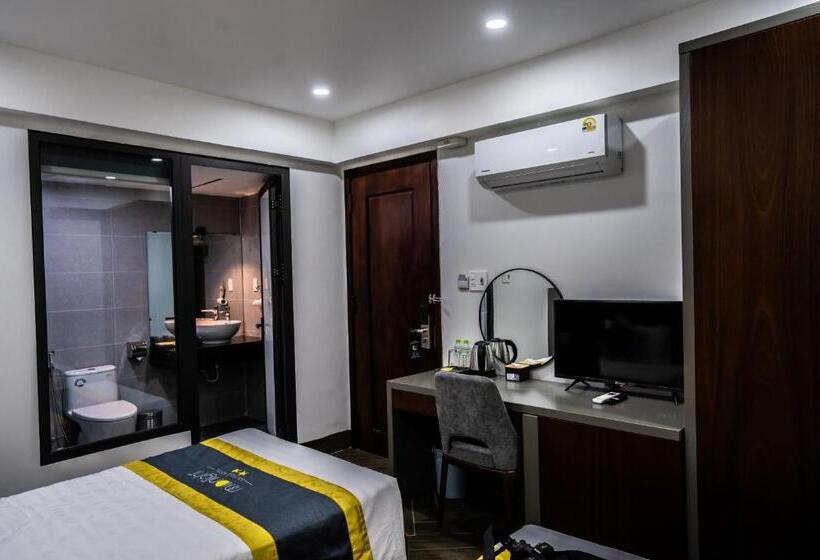 هتل Moonlight Boutique