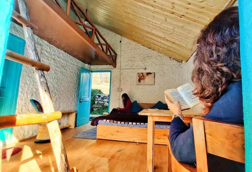 בית מלון כפרי The Satvic Retreat