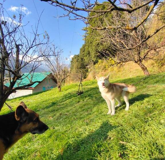 בית מלון כפרי The Satvic Retreat