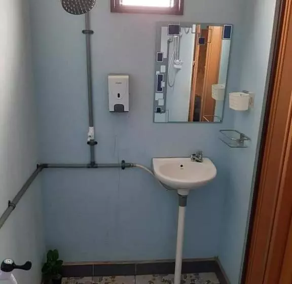 Majatalo Homestay Cabin Highway