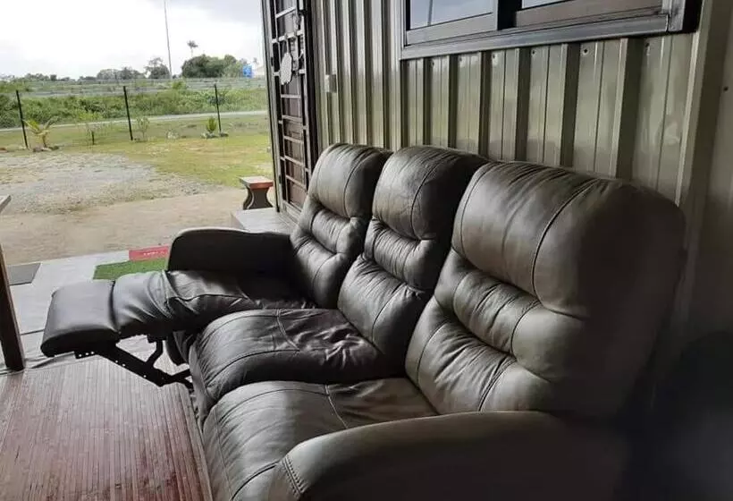 Majatalo Homestay Cabin Highway