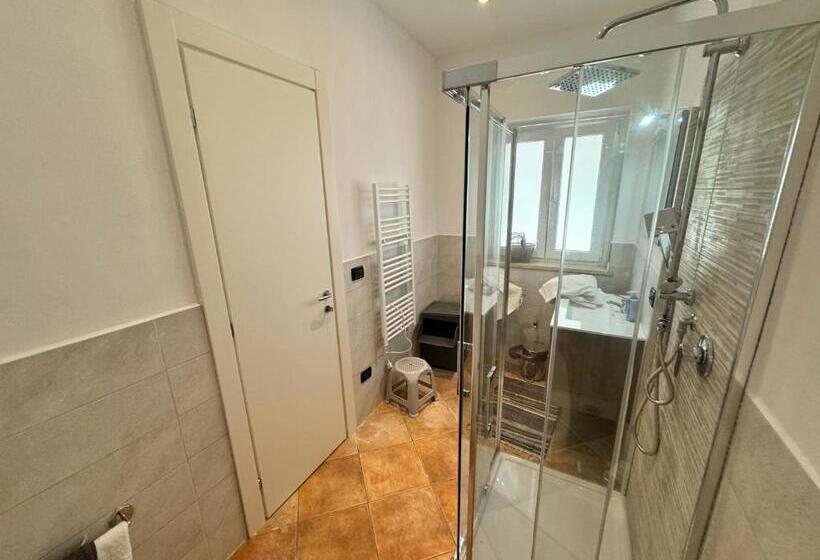 膳宿费 L 11 Affittacamere