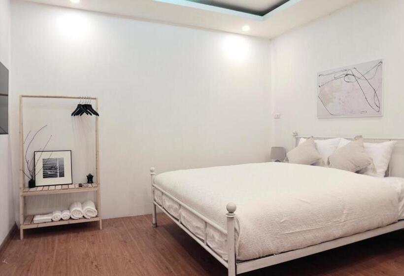 پانسیون Private Centrally Located