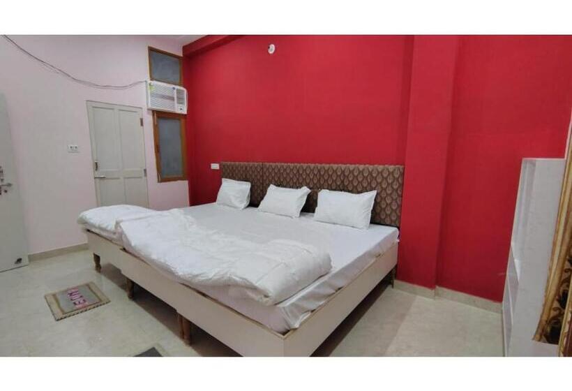 פנסיון Shree Puram