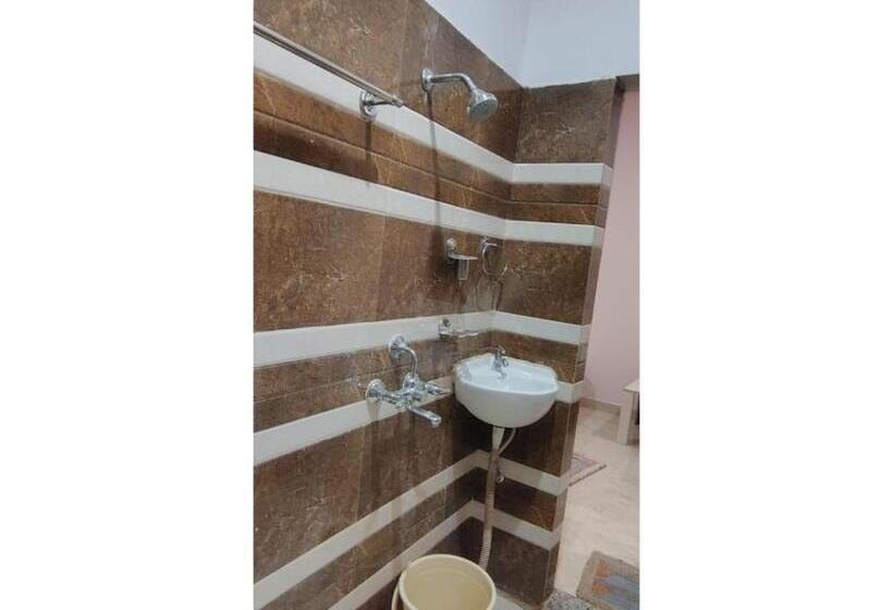 פנסיון Shree Puram