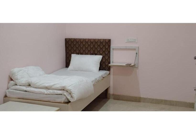 פנסיון Shree Puram