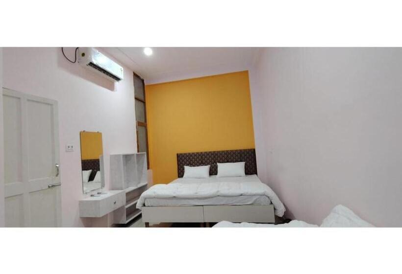 פנסיון Shree Puram