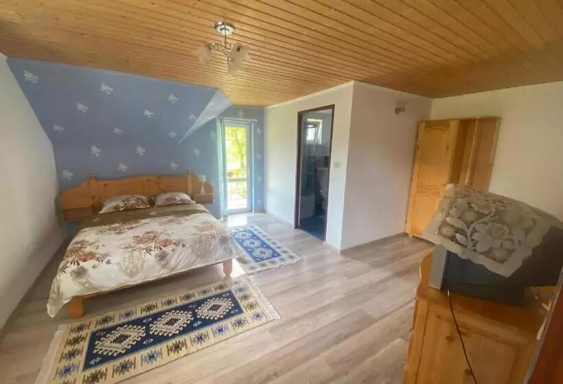 پانسیون Vila Roxy