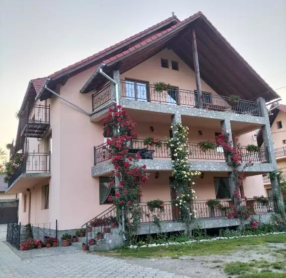 پانسیون Vila Roxy