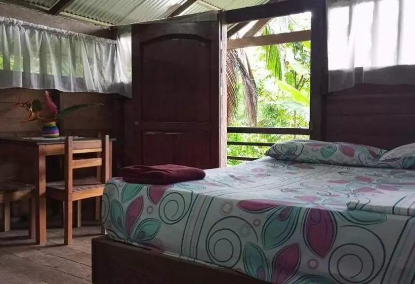 ユースホステル Posada Madre Tierra