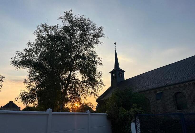 تختخواب و صبحانه L Hirondelle 3