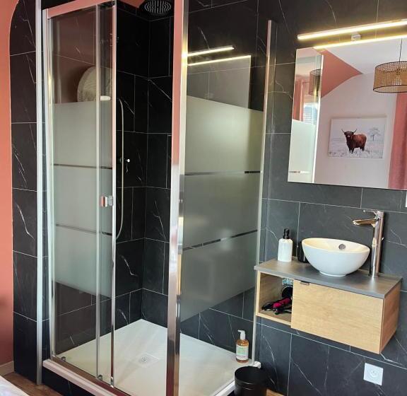 تختخواب و صبحانه L Hirondelle 3