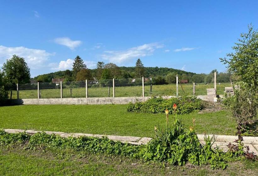 تختخواب و صبحانه L Hirondelle 3