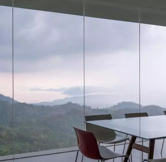 ベッドアンドブレックファースト Narra Hill Tagaytay