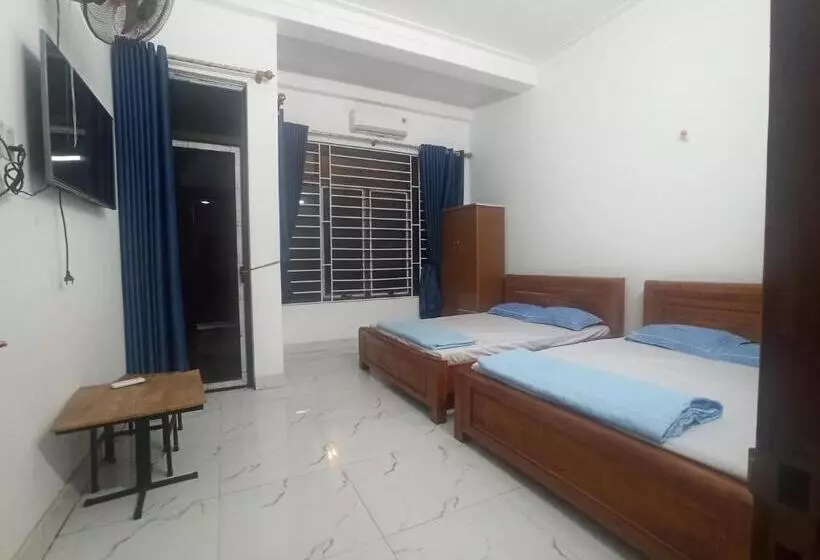 تختخواب و صبحانه Nhà Nghỉ Anh Hưng Sầm Sơn